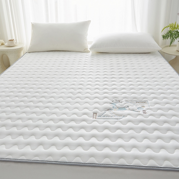 91家纺网 家纺一手货源 找家纺 祁恋婷家居 2024新款亲肤棉大豆纤维刺绣床垫【床垫遮盖物】 壹鹿有你-白