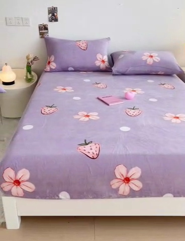 91家纺网 家纺一手货源 找家纺 艾橙家纺 2024新款A类加厚牛奶绒印花床笠 香妃草莓