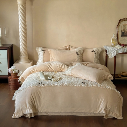 91家纺网 家纺一手货源 找家纺 （总）名品优仓 2024新款高克重牛奶绒蕾丝四件套-爱瑞丝的梦