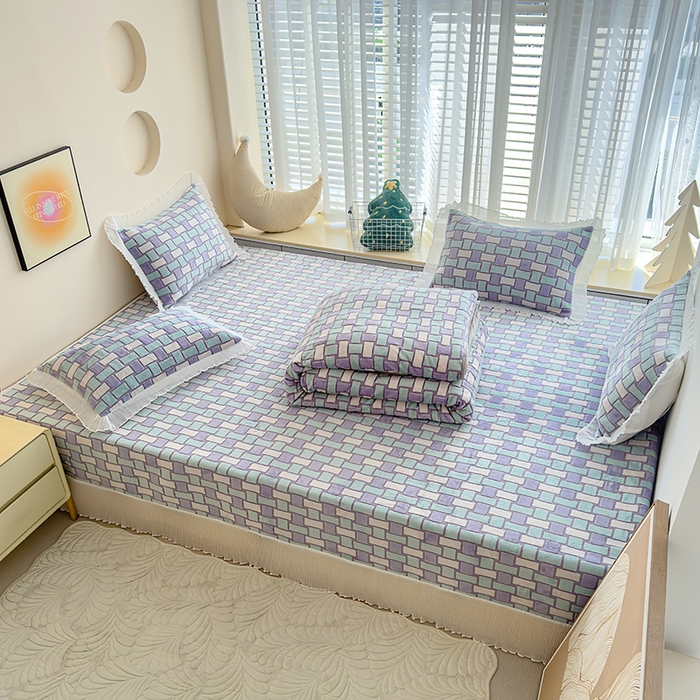 91家纺网 家纺一手货源 找家纺 冬然家纺 2024新款雕花绒榻榻米床盖 时尚风采