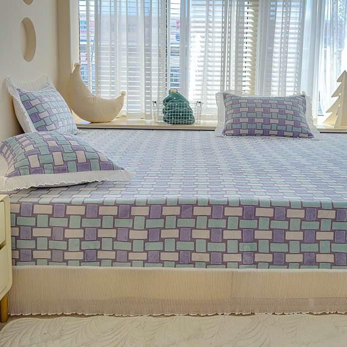 91家纺网 家纺一手货源 找家纺 冬然家纺 2024新款雕花绒榻榻米床盖 时尚风采