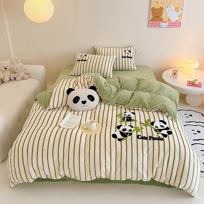 91家纺网 家纺一手货源 找家纺 沐棉家居 2024新款高克重条纹牛奶绒毛巾绣四件套 竹子熊猫-绿