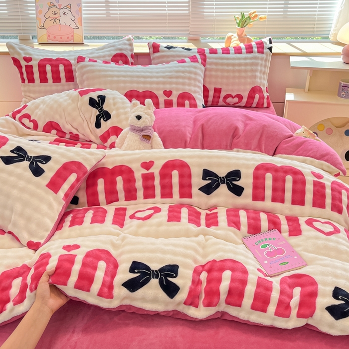 91家纺网 家纺一手货源 找家纺 梵克保罗 2024新款泡泡绒加厚立体牛奶绒单被套多功能被套毯 min粉