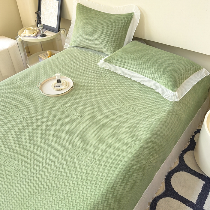 91家纺网 家纺一手货源 找家纺 冬然家纺 2024新款雕花绒床盖系列 大麦穗-绿