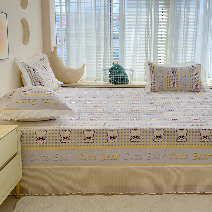 91家纺网 家纺一手货源 找家纺 冬然家纺 2024新款雕花绒榻榻米床盖 贝贝熊