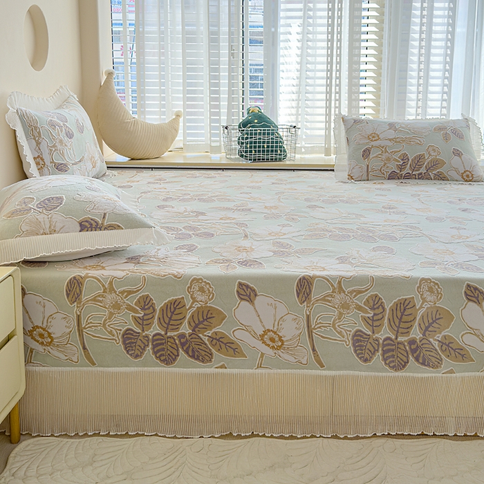 91家纺网 家纺一手货源 找家纺 冬然家纺 2024新款雕花绒榻榻米床盖 淡雅芬芳