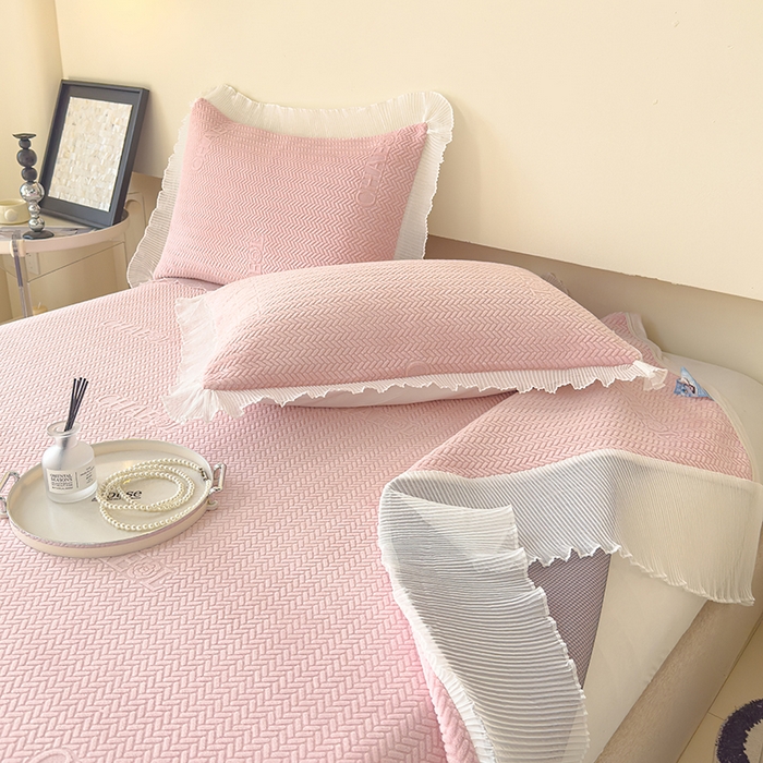 91家纺网 家纺一手货源 找家纺 （总）冬然家纺 2024新款雕花绒床盖系列