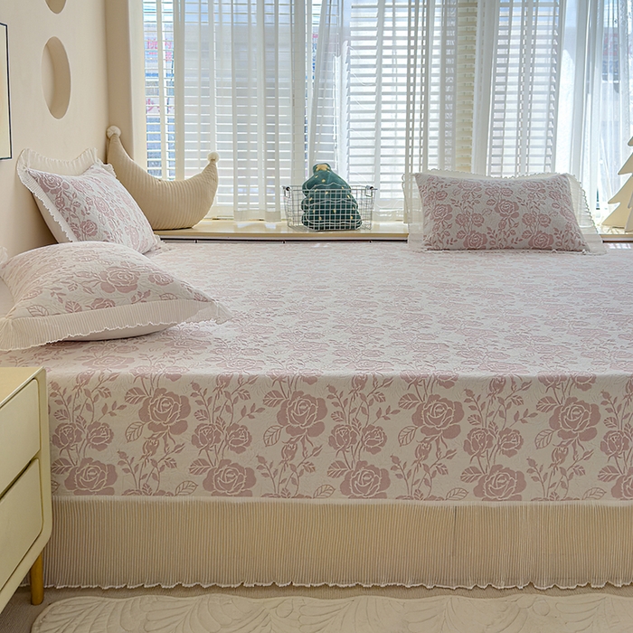 91家纺网 家纺一手货源 找家纺 冬然家纺 2024新款雕花绒榻榻米床盖 悠悠花语
