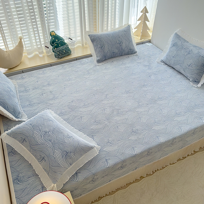 91家纺网 家纺一手货源 找家纺 冬然家纺 2024新款雕花绒榻榻米床盖 浪花朵朵