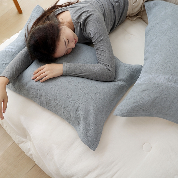 91家纺网 家纺一手货源 找家纺 朴尔家纺-毛巾被 2024新款纯棉纱布枕巾一对装家用全棉吸汗枕头毛巾加大防滑防头油情侣学生 52*78cm一对 浮雕凤尾花-蓝灰