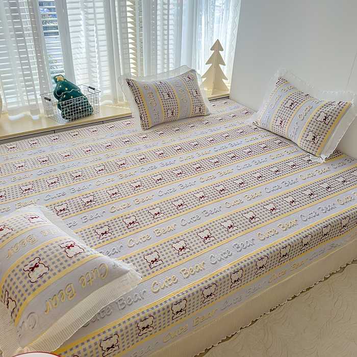 91家纺网 家纺一手货源 找家纺 冬然家纺 2024新款雕花绒榻榻米床盖 贝贝熊