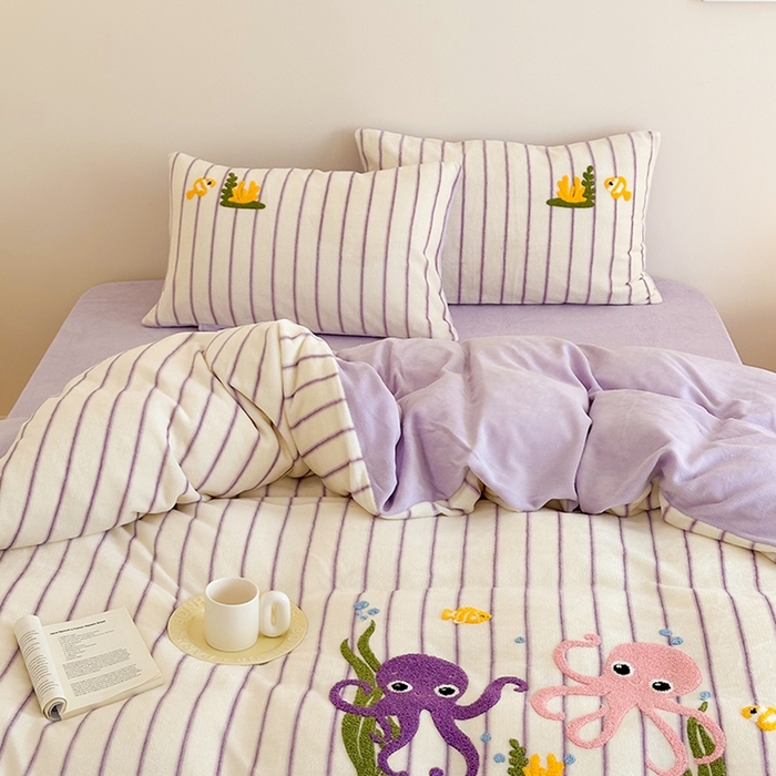 91家纺网 家纺一手货源 找家纺 沐棉家居 2024新款高克重条纹牛奶绒毛巾绣四件套 海底世界