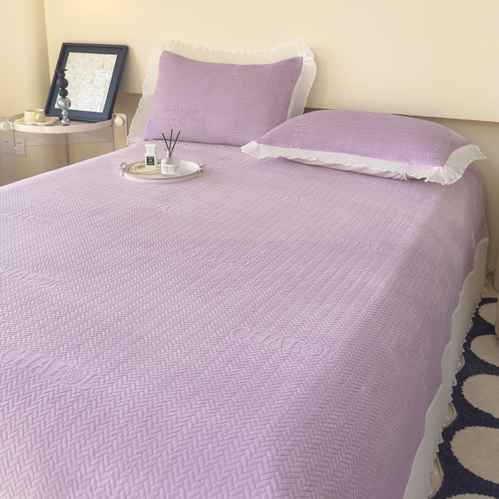 91家纺网 家纺一手货源 找家纺 冬然家纺 2024新款雕花绒床盖系列 大麦穗-紫