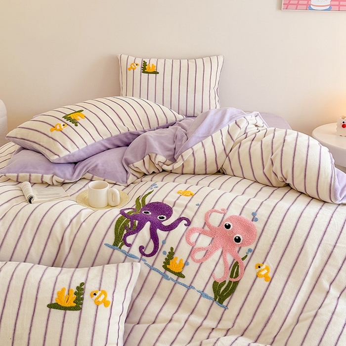 91家纺网 家纺一手货源 找家纺 沐棉家居 2024新款高克重条纹牛奶绒毛巾绣四件套 海底世界