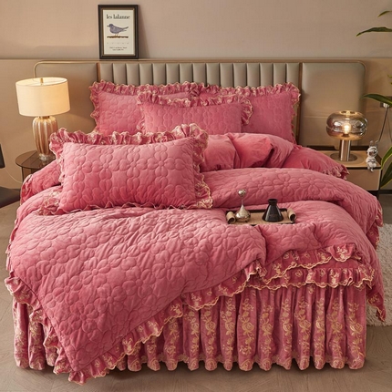 91家纺网 家纺一手货源 找家纺 （总）恋尚 2024新款宝宝绒绣花花边床笠裙四件套-达琳娜