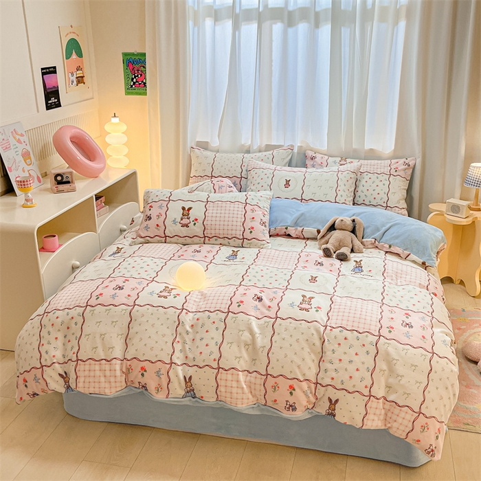 91家纺网 家纺一手货源 找家纺 本制 2025新款B类牛奶绒印花四件套 方格兔