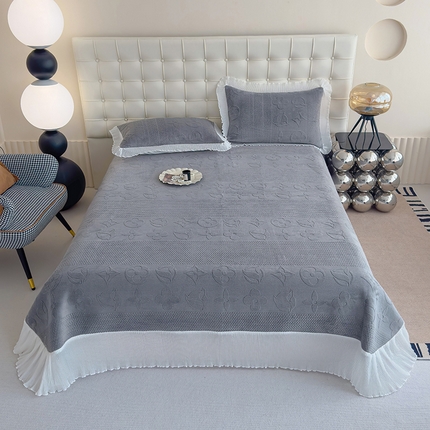 91家纺网 家纺一手货源 找家纺 （总）冬然家纺 2024新款雕花绒床盖系列