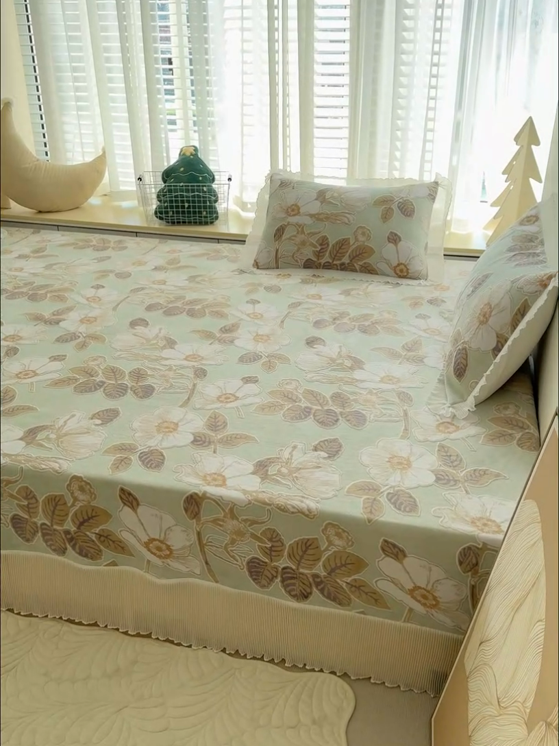 91家纺网 家纺一手货源 找家纺 冬然家纺 2024新款雕花绒榻榻米床盖 淡雅芬芳