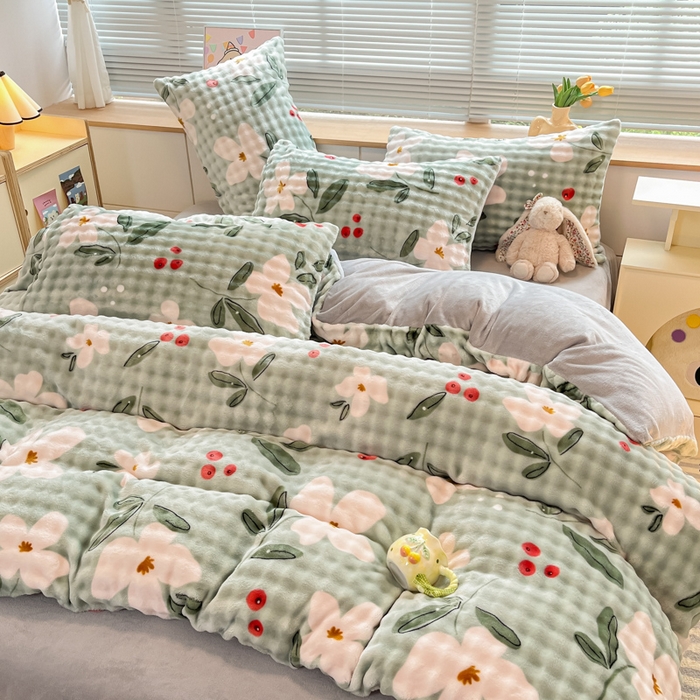 91家纺网 家纺一手货源 找家纺 梵克保罗 2024新款泡泡绒加厚立体牛奶绒单被套多功能被套毯 山茶花