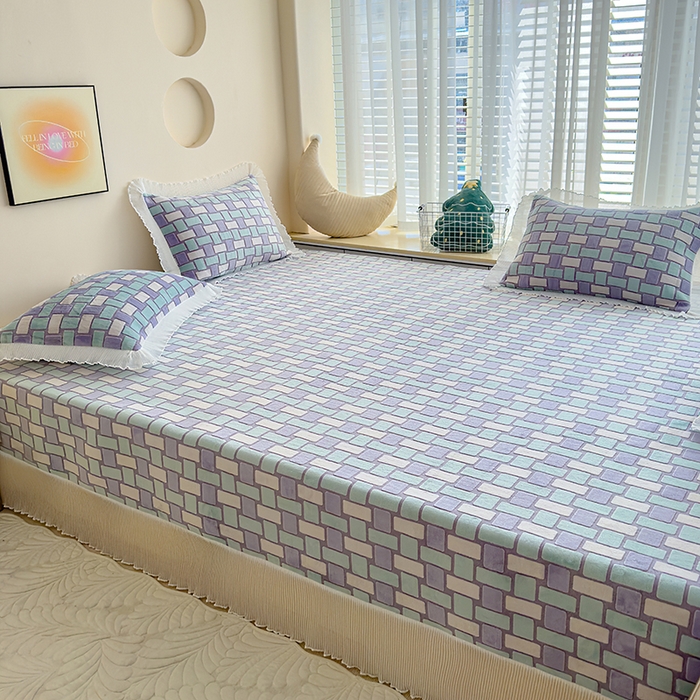 91家纺网 家纺一手货源 找家纺 冬然家纺 2024新款雕花绒榻榻米床盖 时尚风采