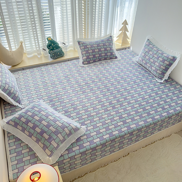 91家纺网 家纺一手货源 找家纺 冬然家纺 2024新款雕花绒榻榻米床盖 时尚风采