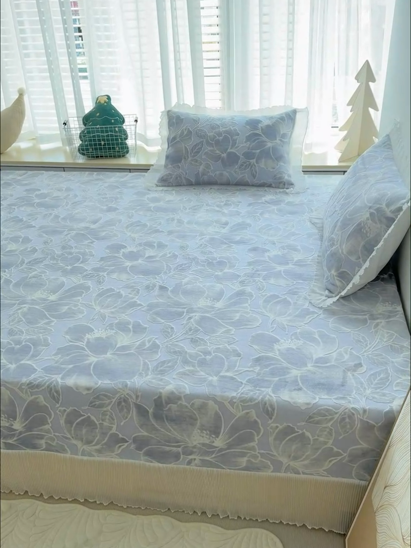 91家纺网 家纺一手货源 找家纺 冬然家纺 2024新款雕花绒榻榻米床盖 花香丽人