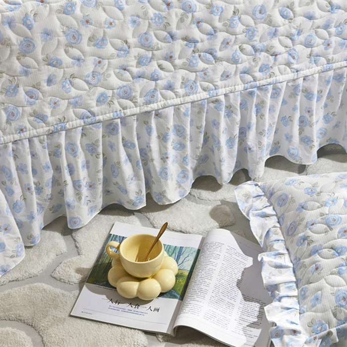 91家纺网 家纺一手货源 找家纺 十个点家纺 2025新款印花夹棉床盖三件套-晚秋系列 蓝色玫瑰