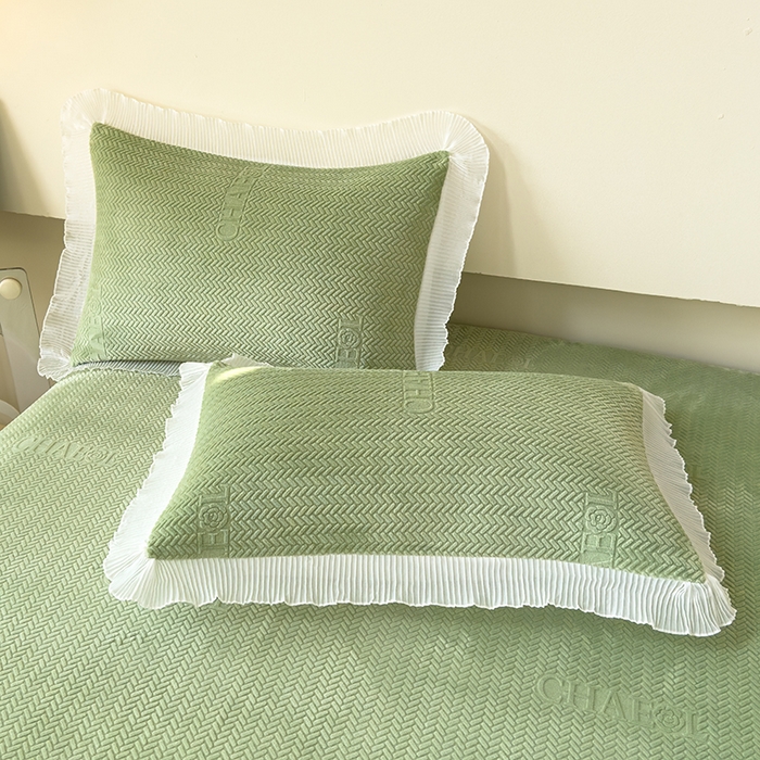 91家纺网 家纺一手货源 找家纺 冬然家纺 2024新款雕花绒床盖系列 大麦穗-绿