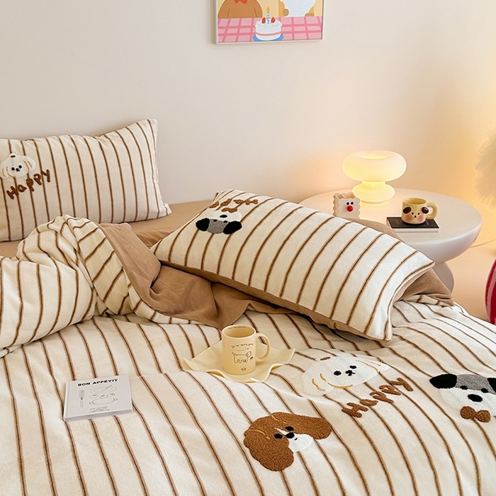 91家纺网 家纺一手货源 找家纺 沐棉家居 2024新款高克重条纹牛奶绒毛巾绣四件套 快乐狗