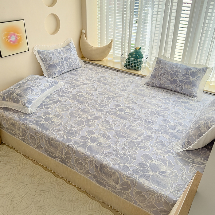 91家纺网 家纺一手货源 找家纺 冬然家纺 2024新款雕花绒榻榻米床盖 花香丽人