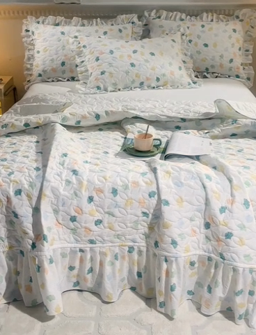 91家纺网 家纺一手货源 找家纺 十个点家纺 2025新款印花夹棉床盖三件套-晚秋系列 杏叶繁花