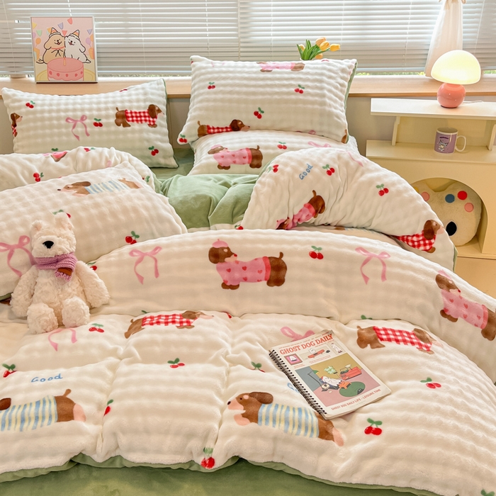 91家纺网 家纺一手货源 找家纺 梵克保罗 2024新款泡泡绒加厚立体牛奶绒单被套多功能被套毯 狗狗乐园-米白