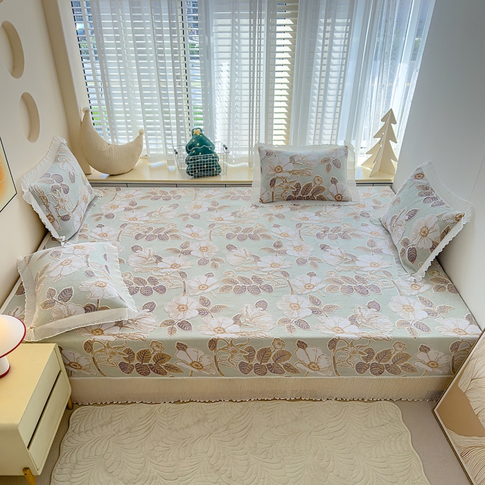 91家纺网 家纺一手货源 找家纺 冬然家纺 2024新款雕花绒榻榻米床盖 淡雅芬芳