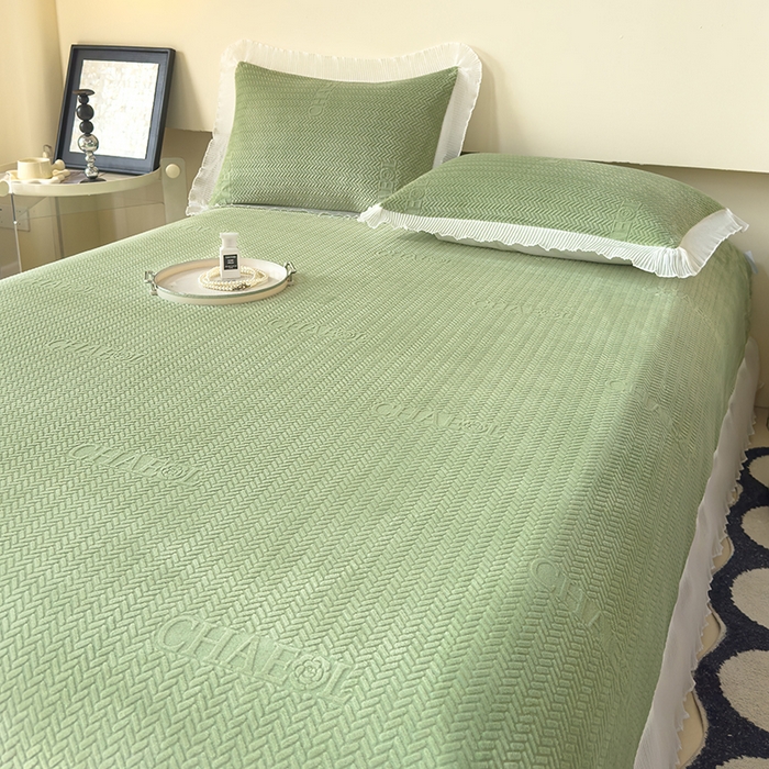 91家纺网 家纺一手货源 找家纺 冬然家纺 2024新款雕花绒床盖系列 大麦穗-绿