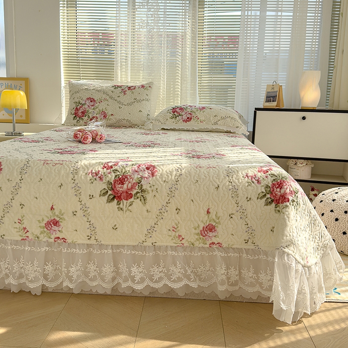 91家纺网 家纺一手货源 找家纺 冬然家纺 2024新款牛奶绒印花床盖 花语温情