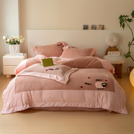 91家纺网 家纺一手货源 找家纺 （总）名品优仓 2024新款华夫格牛奶绒毛巾绣四件套-喜洋洋