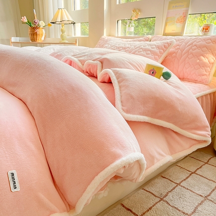 91家纺网 家纺一手货源 找家纺 （总）眠势力 2025新款牛奶绒被套双面绒冬季加厚加绒保暖被罩-场景二