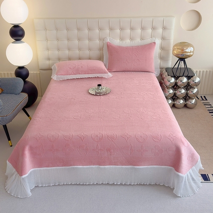 91家纺网 家纺一手货源 找家纺 （总）冬然家纺 2024新款雕花绒床盖系列