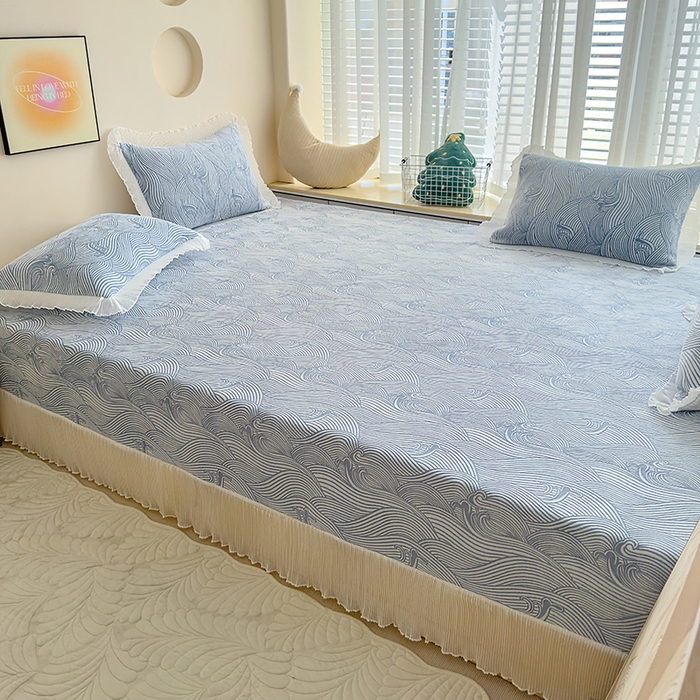 91家纺网 家纺一手货源 找家纺 冬然家纺 2024新款雕花绒榻榻米床盖 浪花朵朵