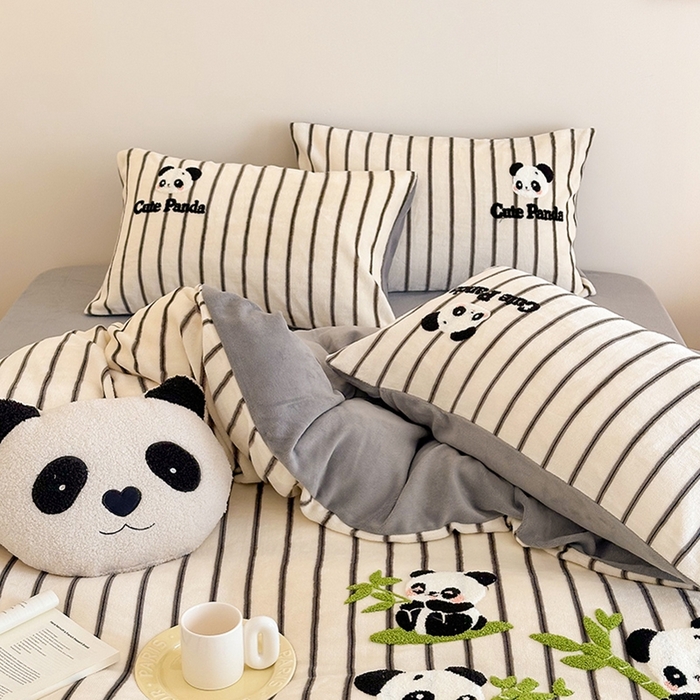 91家纺网 家纺一手货源 找家纺 沐棉家居 2024新款高克重条纹牛奶绒毛巾绣四件套 竹子熊猫-灰