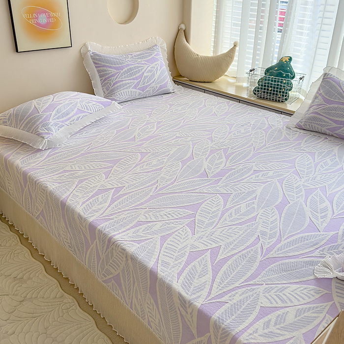 91家纺网 家纺一手货源 找家纺 冬然家纺 2024新款雕花绒榻榻米床盖 秋之叶-紫