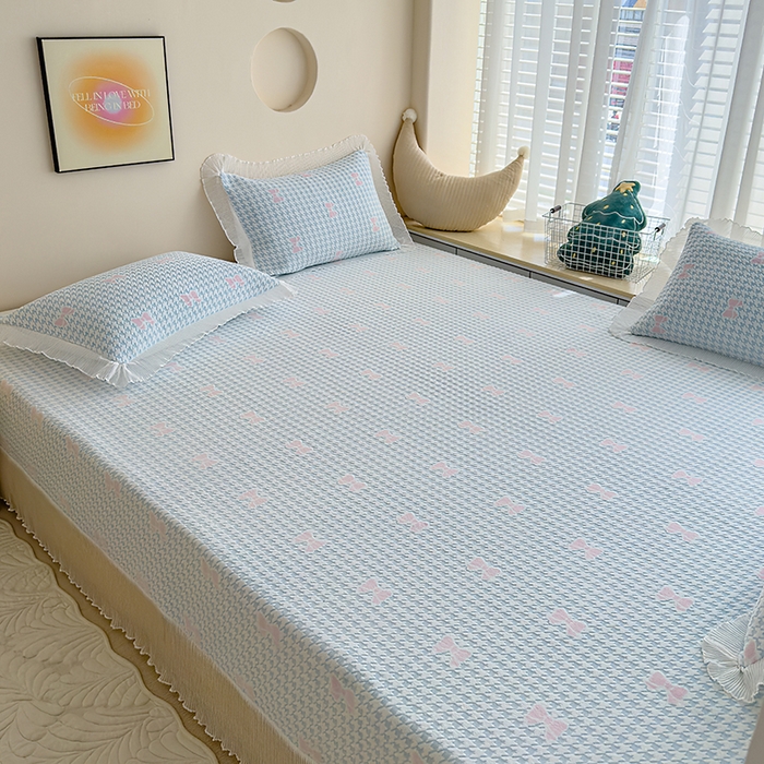 91家纺网 家纺一手货源 找家纺 冬然家纺 2024新款雕花绒榻榻米床盖 梦蝶