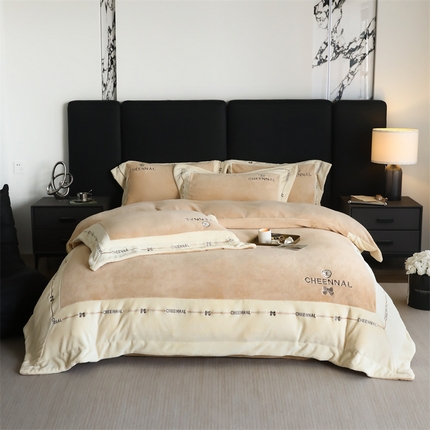 91家纺网 家纺一手货源 找家纺 （总）名品优仓 2024新款高克重高克重牛奶绒四件套-希娜尔