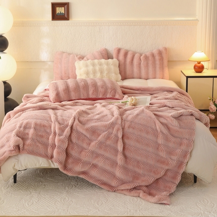 91家纺网 家纺一手货源 找家纺 逸尚阁 2024新款极奢兔绒被套毯毛毯 古粉色-毛毯