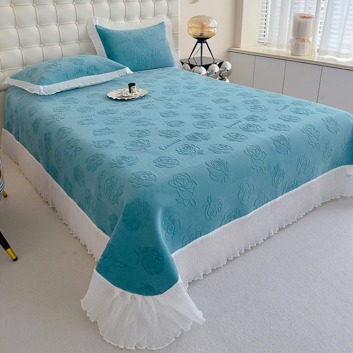 91家纺网 家纺一手货源 找家纺 冬然家纺 2024新款雕花绒床盖系列 玫瑰-湖蓝