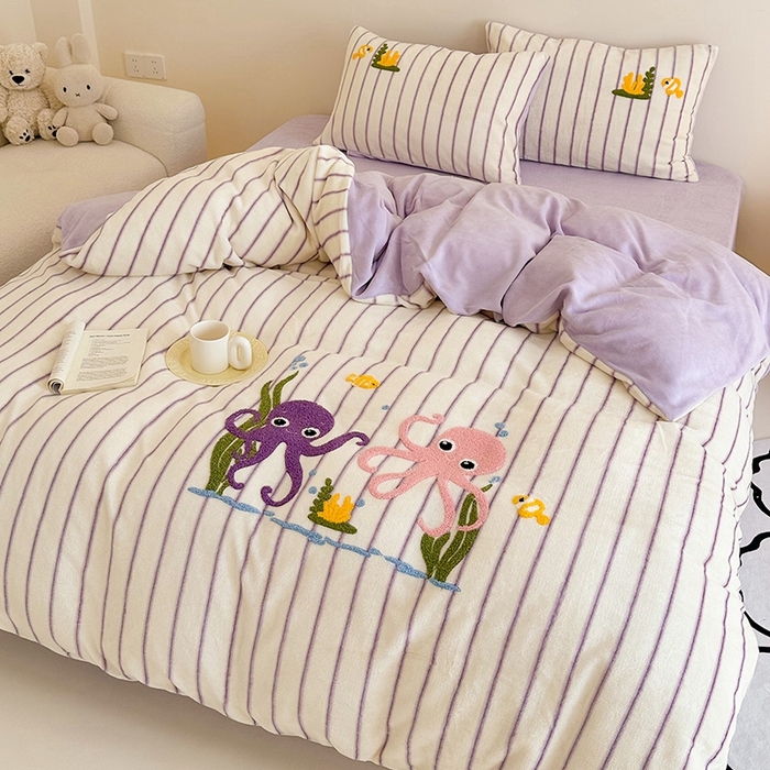 91家纺网 家纺一手货源 找家纺 沐棉家居 2024新款高克重条纹牛奶绒毛巾绣四件套 海底世界