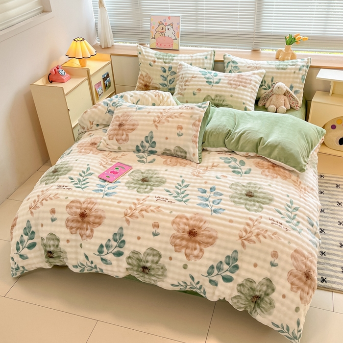 91家纺网 家纺一手货源 找家纺 梵克保罗 2024新款泡泡绒加厚立体牛奶绒单被套多功能被套毯 花田-绿