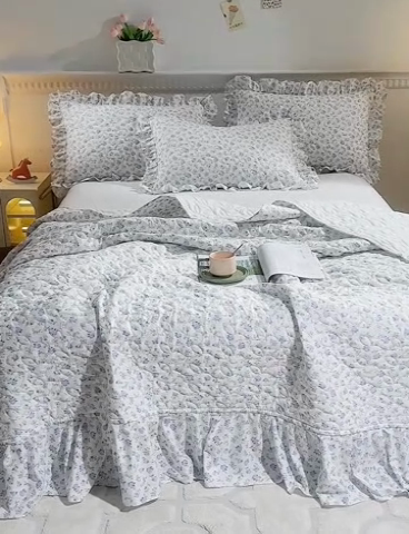 91家纺网 家纺一手货源 找家纺 十个点家纺 2025新款印花夹棉床盖三件套-晚秋系列 蓝色玫瑰