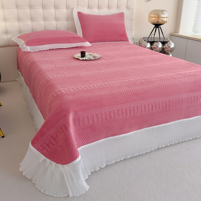 91家纺网 家纺一手货源 找家纺 冬然家纺 2024新款雕花绒床盖系列 H-玫瑰粉