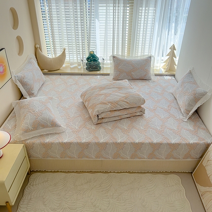 冬然家纺 2024新款雕花绒榻榻米床盖 相思叶